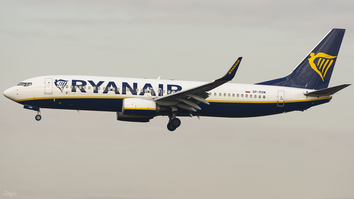 Ταχεία εκκένωση του αεροσκάφους της Ryanair στο «Ελευθέριος Βενιζέλος» – Τηλεφώνημα για βόμβα