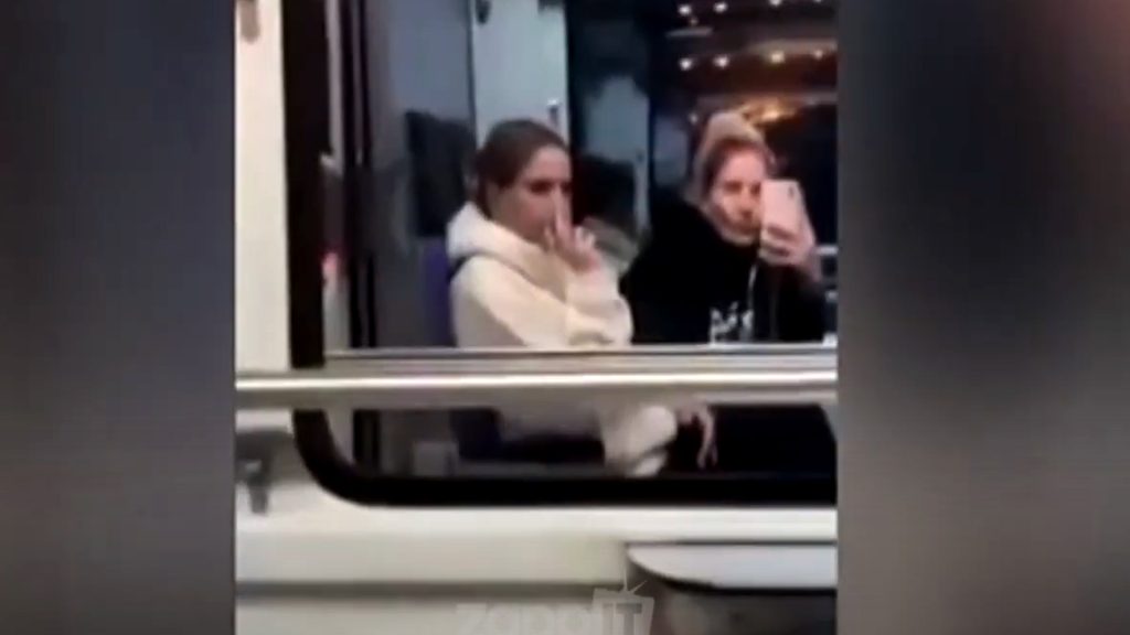 Οι δίδυμες αδερφές και η ξαδέρφη τους στο τρένο πριν την τραγωδία