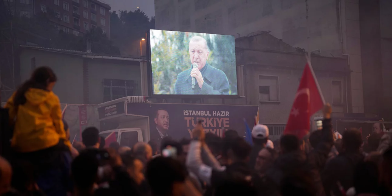 Τουρκικές εκλογές – Μεγάλος νικητής ο Ερντογάν.- Εξασφάλισε τρίτη προεδρική θητεία με 52,09% στο 98,64% των ψήφων