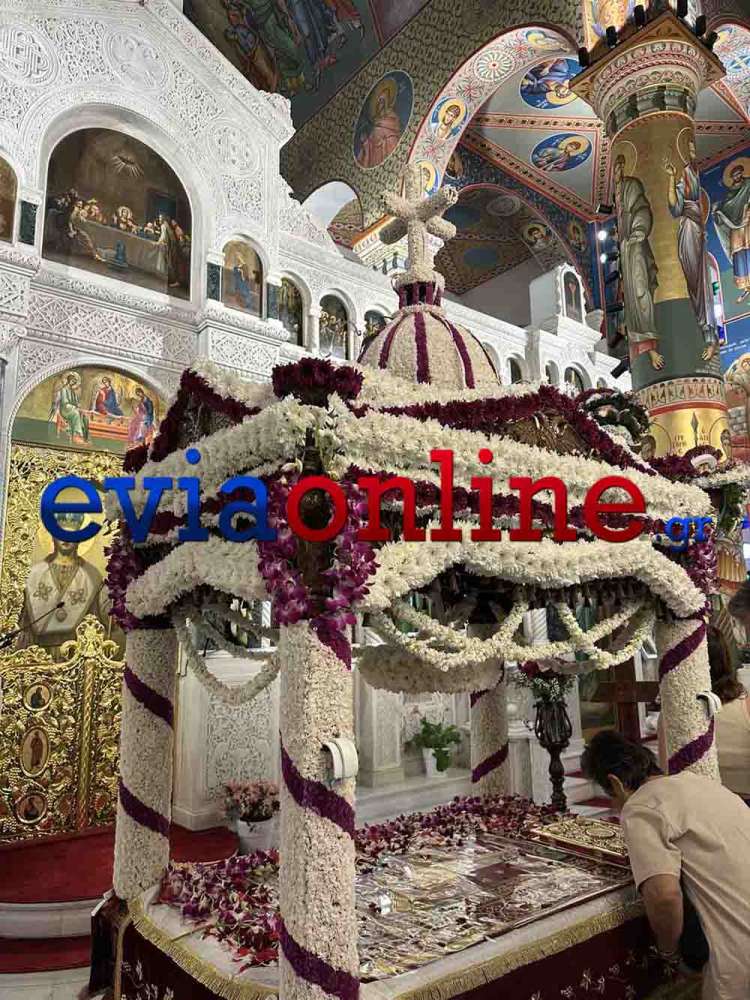 Όσιος Ιωάννης ο Ρώσσος: Σπεύδουν οι πιστοί να προσκυνήσουν τον επιτάφιο